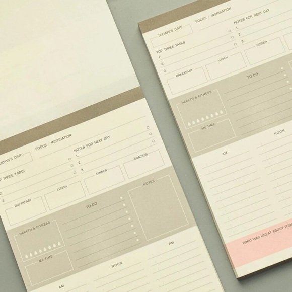 Weekly Schedule Book - Picture 2 of 4